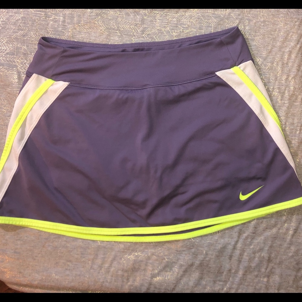 Women’s Nike skorts. Great preowned condition.